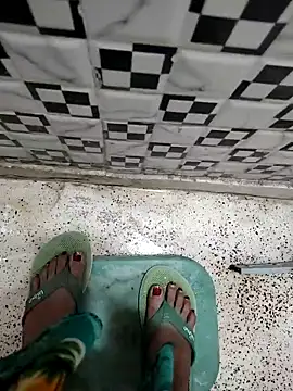 Snapshot of meenu_bhabhi547 chatting on October 19, 1:17 am meenu bhabhi547 online show from October 19, 1:17 am