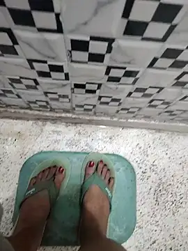 Snapshot of meenu_bhabhi547 chatting on October 21, 2:12 am meenu bhabhi547 online show from October 21, 2:12 am