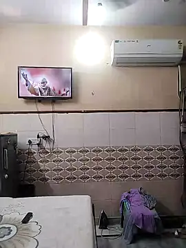 Snapshot of meenu_bhabhi547 chatting on October 30, 1:51 am meenu bhabhi547 online show from October 30, 1:51 am