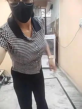 meenu bhabhi547 online show from May 3, 4:18 am