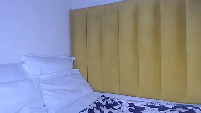 Snapshot of Bella_2025 chatting on June 17, 7:48 pm Bella 2025 online show from June 17, 7:48 pm