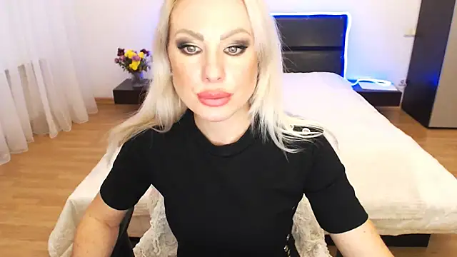 Tina Shines online show from November 11, 2:39 pm