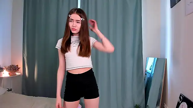 Chloeee4200 online show from May 2, 1:05 pm