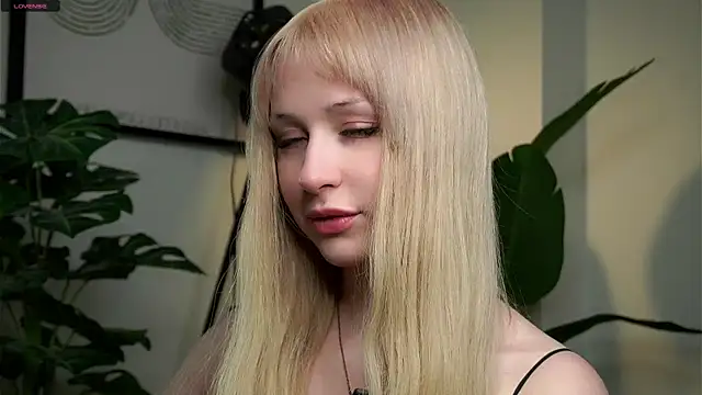 Snapshot of MarciDarugar chatting on November 29, 3:04 pm MarciDarugar online show from November 29, 3:04 pm