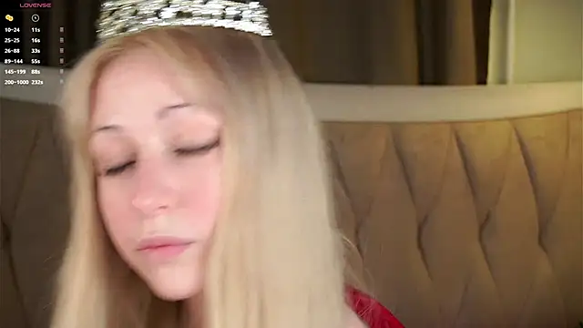 Snapshot of MarciDarugar chatting on December 4, 3:10 pm MarciDarugar online show from December 4, 3:10 pm