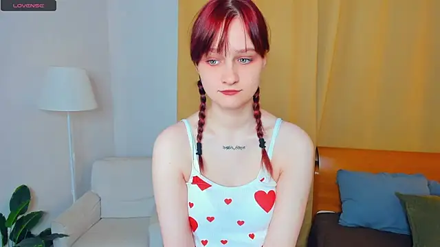 Snapshot of KatyKufel chatting on October 25, 6:35 pm KatyKufel online show from October 25, 6:35 pm