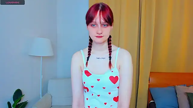 Snapshot of KatyKufel chatting on October 31, 6:42 pm KatyKufel online show from October 31, 6:42 pm