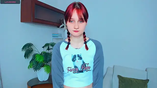 Snapshot of KatyKufel chatting on November 8, 6:51 pm KatyKufel online show from November 8, 6:51 pm