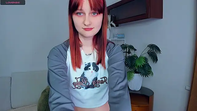 Snapshot of KatyKufel chatting on November 18, 6:45 pm KatyKufel online show from November 18, 6:45 pm