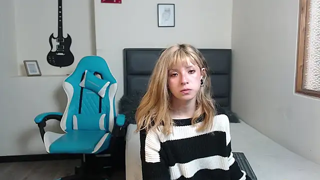 Snapshot of Amnesia_ chatting on October 15, 5:57 pm Amnesia online show from October 15, 5:57 pm