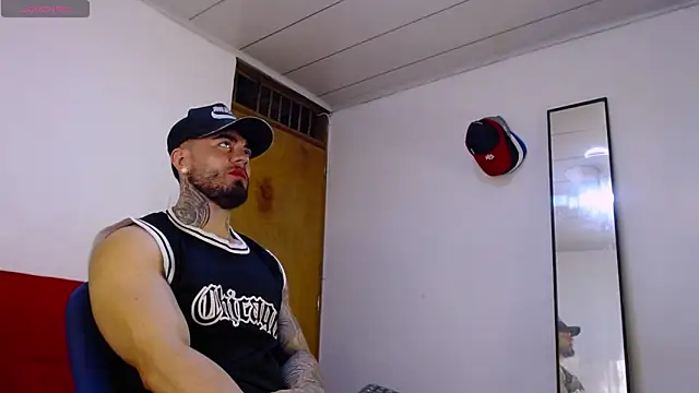 tommyblessd1 online show from June 11, 2:53 am
