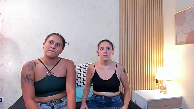 aliceandsia online show from July 30, 7:35 pm