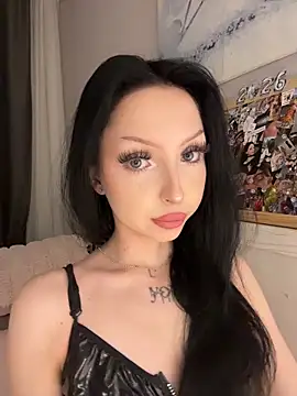 Lina Thornton  online show from May 28, 9:45 pm