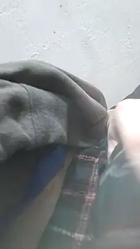 Snapshot of Hurri21 chatting on November 24, 1:49 am Hurri21 online show from November 24, 1:49 am