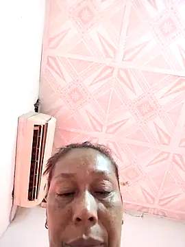 Naomi-Mature online show from November 24, 8:14 am