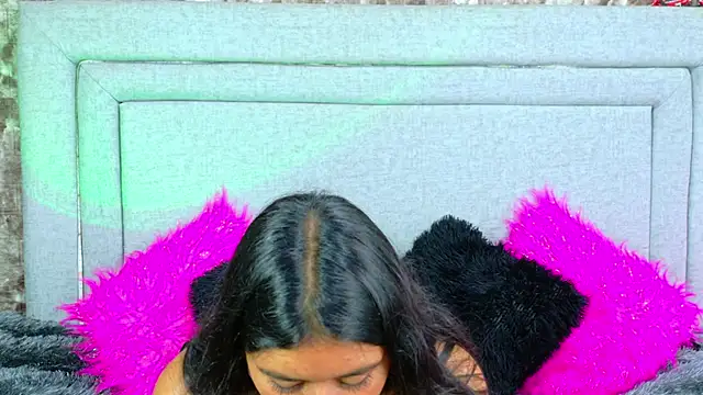 SharaRous online show from November 19, 12:05 pm