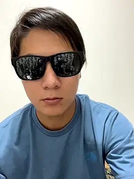 Snapshot of erokami36 chatting on September 15, 3:23 pm erokami36 online show from September 15, 3:23 pm