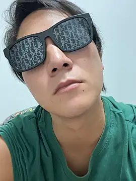 Snapshot of erokami36 chatting on September 20, 1:23 pm erokami36 online show from September 20, 1:23 pm