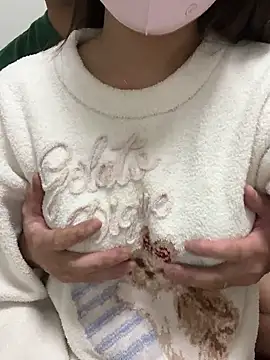 Snapshot of erokami36 chatting on October 28, 1:47 pm erokami36 online show from October 28, 1:47 pm