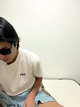 Snapshot of erokami36 chatting on November 9, 2:26 pm erokami36 online show from November 9, 2:26 pm