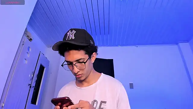 Cj davis  online show from February 28, 2:45 am