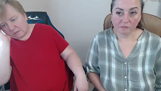 Snapshot of Bertie_Adeline chatting on October 28, 11:58 am Bertie Adeline online show from October 28, 11:58 am