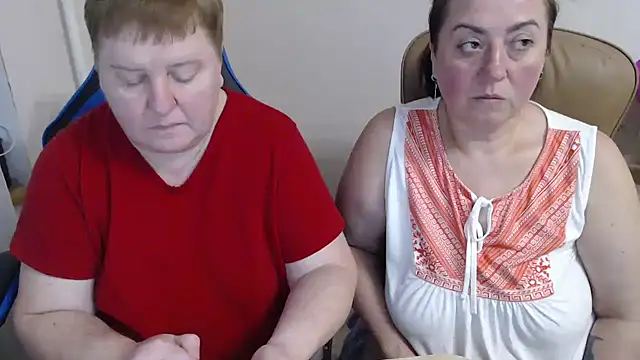 Snapshot of Bertie_Adeline chatting on November 15, 2:24 pm Bertie Adeline online show from November 15, 2:24 pm