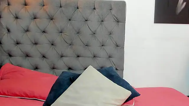 nahiroby ebony online show from April 29, 6:03 pm