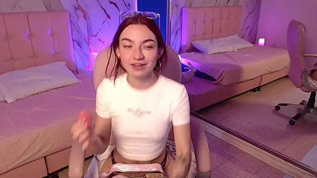 Red kytty6 online show from February 3, 9:20 pm