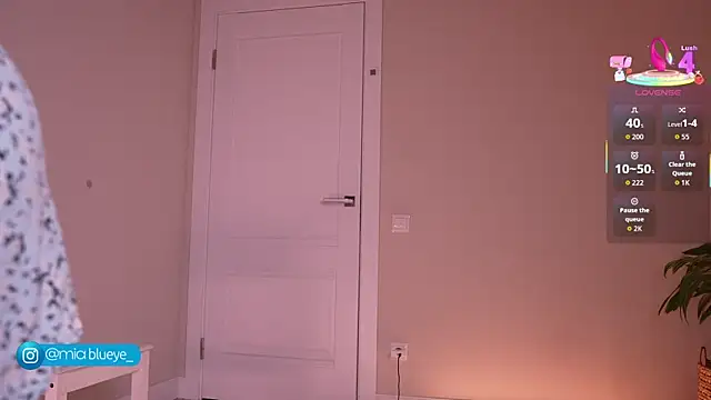 Snapshot of Miablueye chatting on November 14, 5:22 pm Miablueye online show from November 14, 5:22 pm