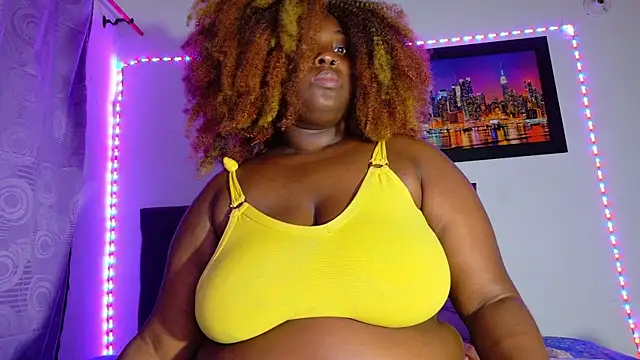 ebony NeighborMoans online show from March 20, 3:33 am