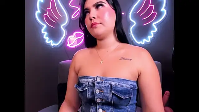 MiaaFarrel online show from November 8, 7:12 pm