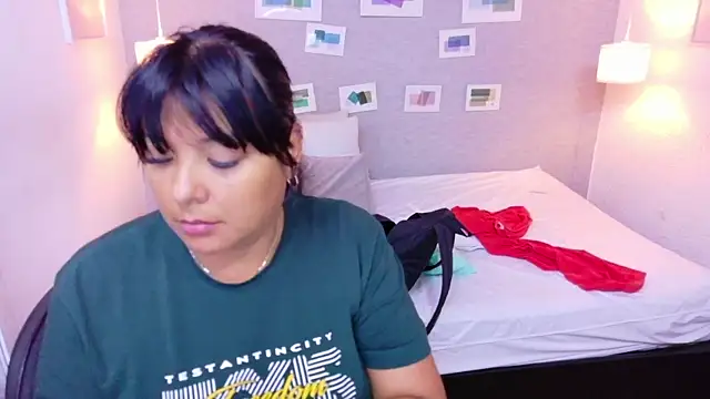 Snapshot of fat_naughtyass chatting on May 27, 1:19 pm fat naughtyass online show from May 27, 1:19 pm
