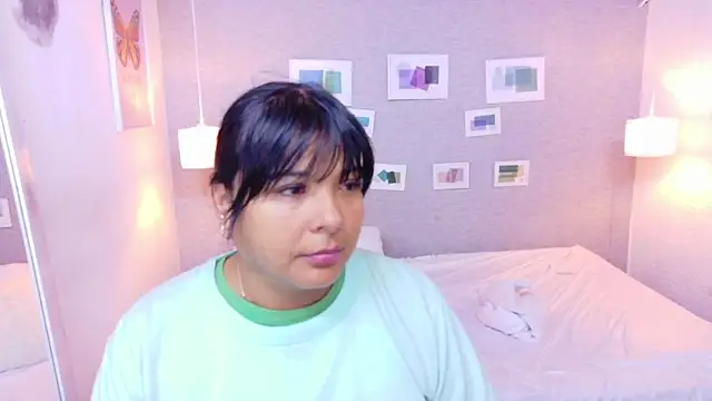 Snapshot of fat_naughtyass chatting on May 29, 12:03 pm fat naughtyass online show from May 29, 12:03 pm