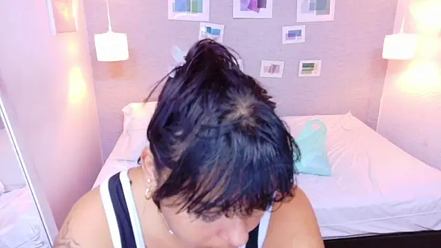 Snapshot of fat_naughtyass chatting on June 13, 12:14 pm fat naughtyass online show from June 13, 12:14 pm