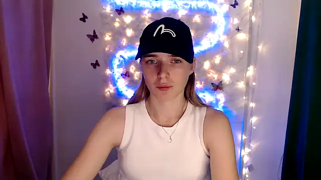 Snapshot of JuiceLips__ chatting on September 8, 3:22 pm JuiceLips online show from September 8, 3:22 pm