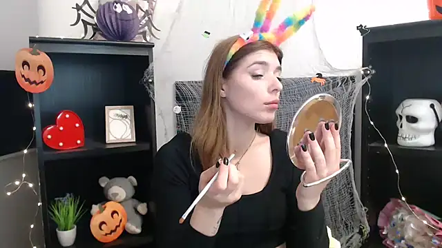 Snapshot of JuiceLips__ chatting on October 31, 2:29 pm JuiceLips online show from October 31, 2:29 pm