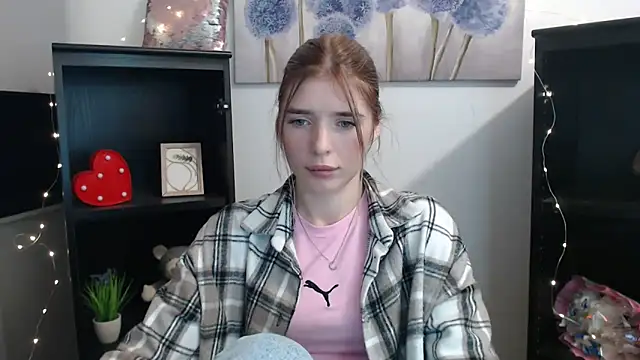 Snapshot of JuiceLips__ chatting on November 19, 1:55 pm JuiceLips online show from November 19, 1:55 pm