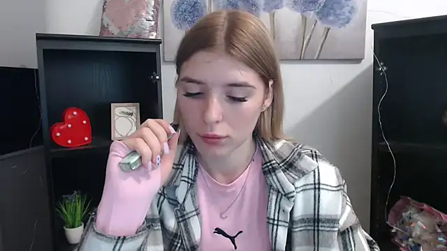 Snapshot of JuiceLips__ chatting on November 25, 3:01 pm JuiceLips online show from November 25, 3:01 pm