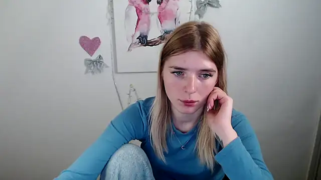 Snapshot of JuiceLips__ chatting on December 3, 3:21 pm JuiceLips online show from December 3, 3:21 pm