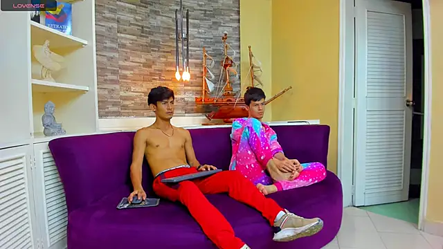 Snapshot of Holdme_Hot chatting on September 15, 3:17 am Holdme Hot online show from September 15, 3:17 am