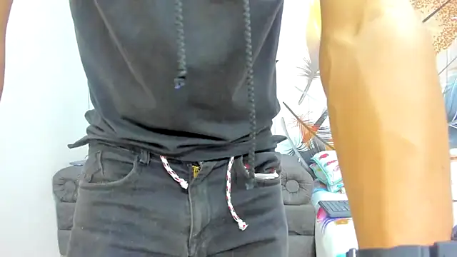 Snapshot of Holdme_Hot chatting on October 18, 4:04 am Holdme Hot online show from October 18, 4:04 am