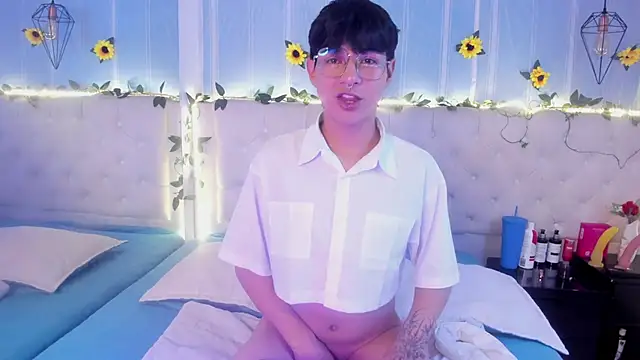 Snapshot of AleAurarashi chatting on November 5, 4:56 am AleAurarashi online show from November 5, 4:56 am