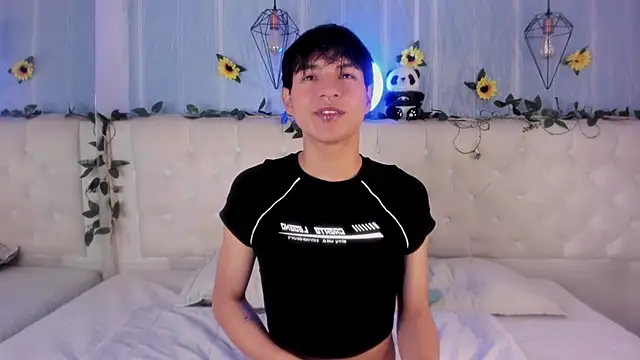 Snapshot of AleAurarashi chatting on November 30, 1:31 am AleAurarashi online show from November 30, 1:31 am