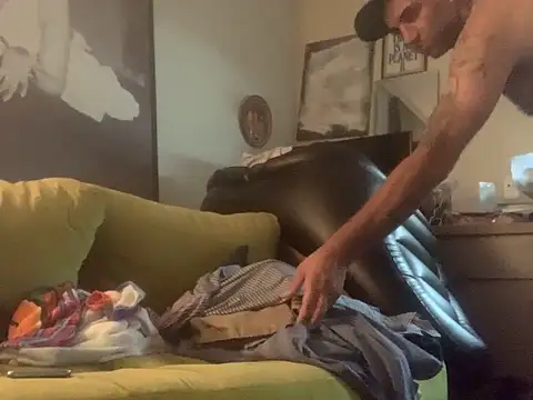 Snapshot of Hothotboyg chatting on September 12, 3:06 am Hothotboyg online show from September 12, 3:06 am