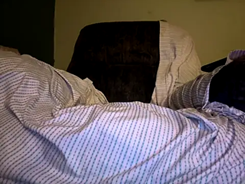 Snapshot of GeekyUCTop chatting on December 23, 5:16 am GeekyUCTop online show from December 23, 5:16 am