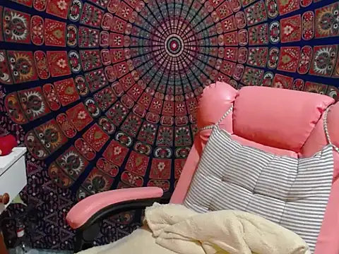 Delliriummm online show from March 17, 4:50 am