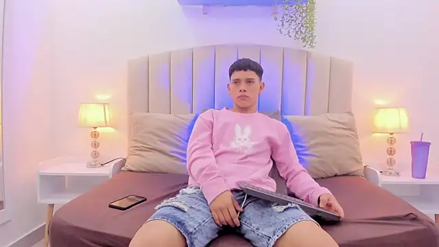 aron twink66 online show from September 16, 1:23 pm