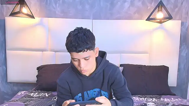 aron twink66 online show from September 30, 3:39 pm