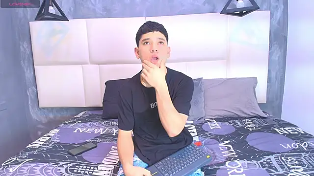 aron twink66 online show from October 6, 3:09 pm